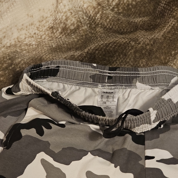 Adidas shorts - Picture 2 of 4